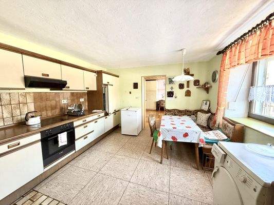 Küche mit Essbereich