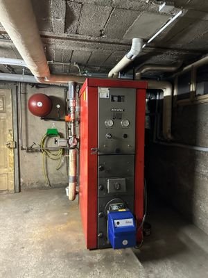 Keller im Anbau mit Zentralheizung
