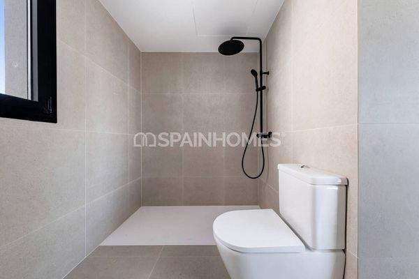 Properties in a Complex with Swimming Pool in Barcelona Andreu