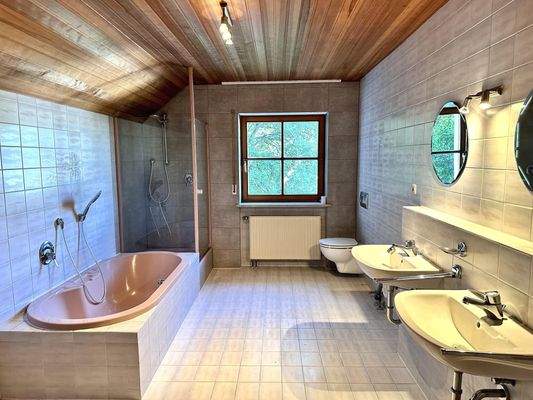 Badezimmer Dachgeschoss