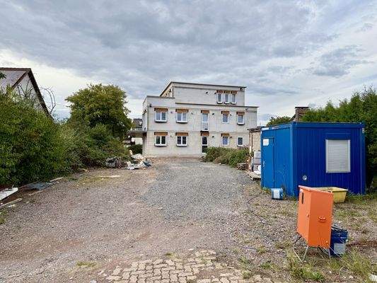 spätere Garagen- und Außenstellplätze