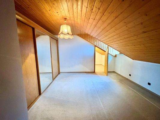 Zimmer mit Ankleide Obergeschoss