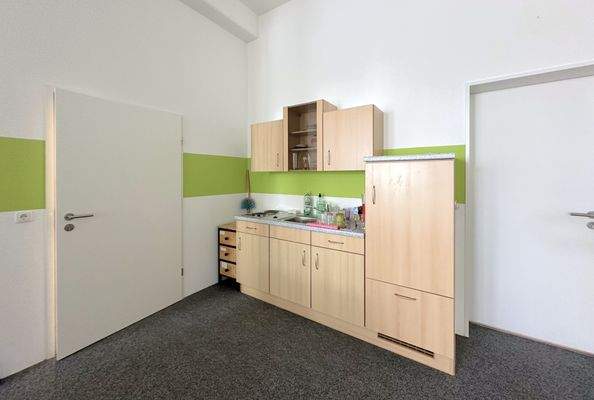 Einbauküche mit Kühlschrank