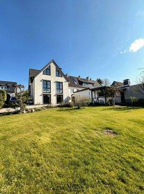 Rückseite des Hauses mit Garten