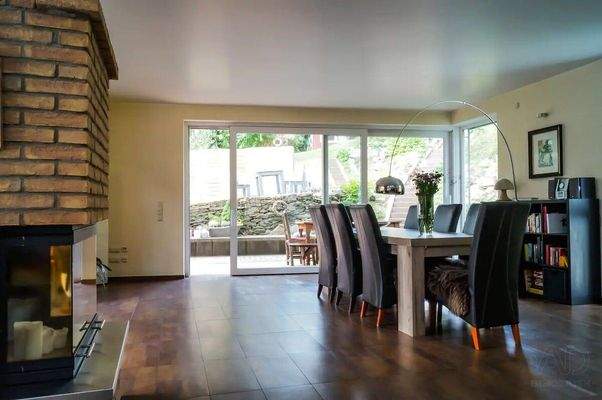 10_Esszimmer mit Kamin