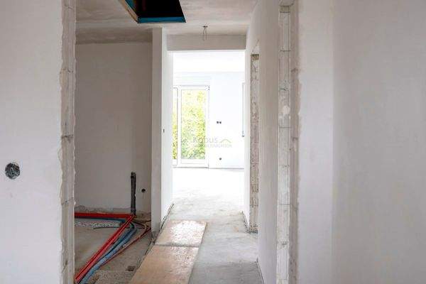 OG - Flur u. Wohnzimmer