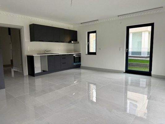 Moderne EBK EG links