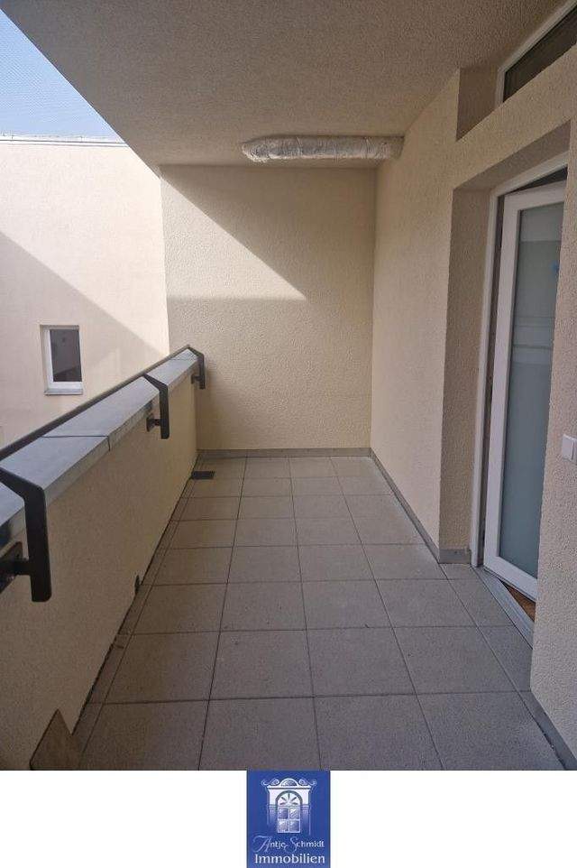 Wunderschöne und moderne Singlewohnung mit Loggia im Dachgeschoss! - Photo 2