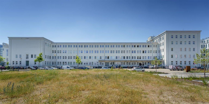 Ernst-Augustin-Str_12