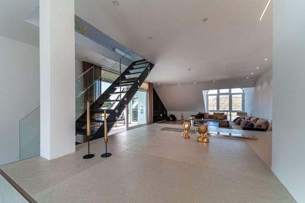 Treppe zum Spitzboden