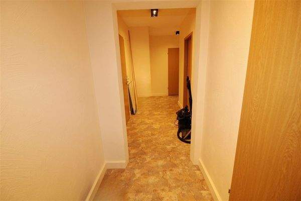 Innenflur Blick zum Bad