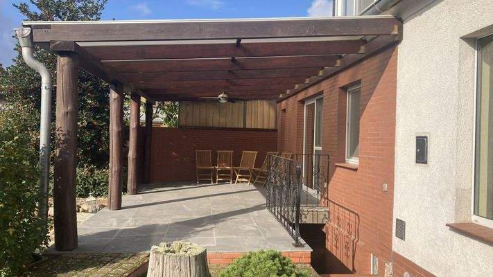 überdachte Terrasse