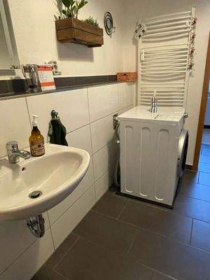 Badezimmer mit WM-Anschluss