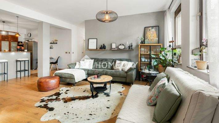 Hauptwohnung Wohnzimmer 1 2