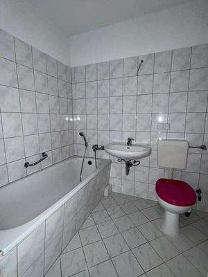 Badezimmer mit Badewanne