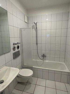 Badezimmer mit Wanne