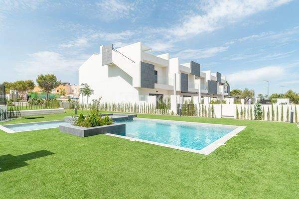 Contemporary Apartments near Amenities in Los Altos Torrevieja