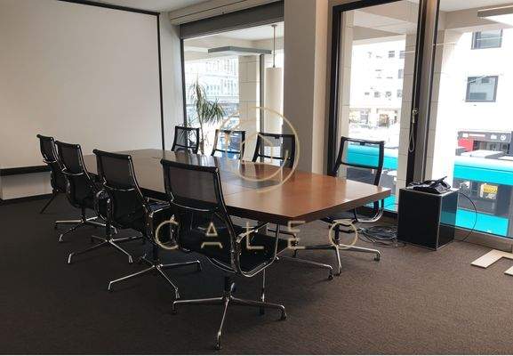 Büro Beispiel - Verbessert - (KI generiert)