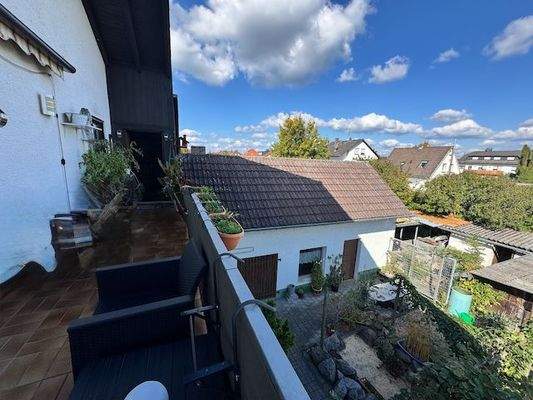 OG | Balkon Blick Seitengebäude