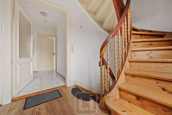 2. OG | Aufgang zum Dachboden