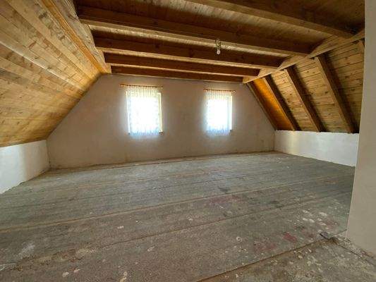 nicht ausgebautes Zimmer im Dachgeschoss