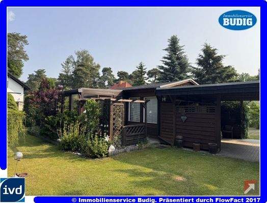 Sommerhaus und Carport