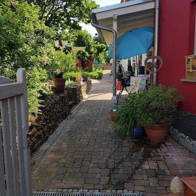 Blick Eingang zum Haupthaus