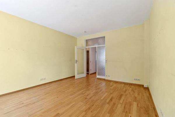 Zimmer Blick zum Flur