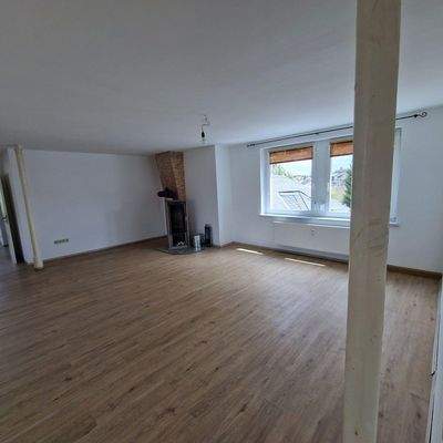 Küche mit Blick zum Wohnzimmer