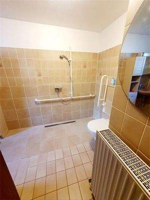 Bad mit TGL, barrierefrei