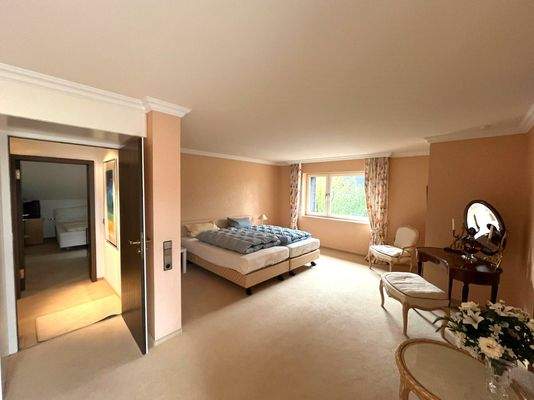 Master-Bedroom