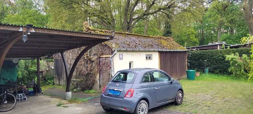 Carport und Schuppen