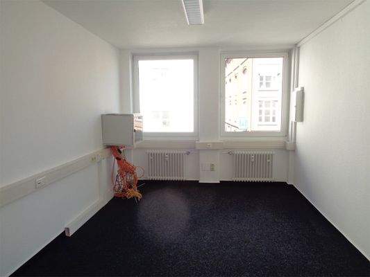 Büro6 mit Serverschrank