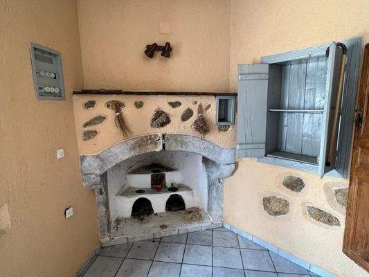 Kreta, Kritsa: Großes Gebäude im Dorfzentrum, ideal für gewerbliche und Wohnnutzung