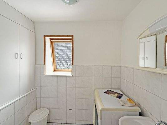 Gäste-WC mit WaMa Anschluss WE OG