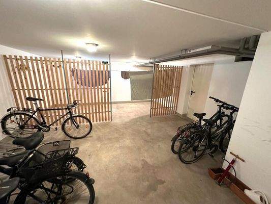 Fahrradstellplätze & Trockenraum