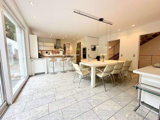 Küche und Essbereich