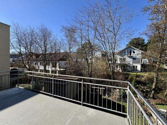 Sonniger Sonnenbalkon