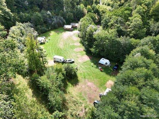 Mittlerer Bereich des Campingplatzes