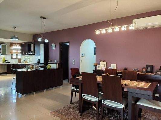 Kreta, Violi Charaki: Exquisites Haus mit Panoramablick auf das Meer und die Stadt Rethymno zu verkaufen