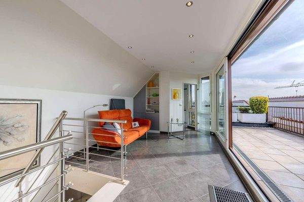 Wintergarten mit Blick auf Dusche