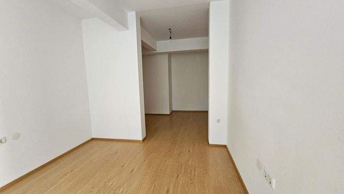 20250820_100422_resized