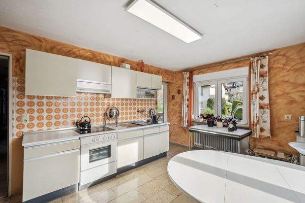 Küche mit Ostbalkon