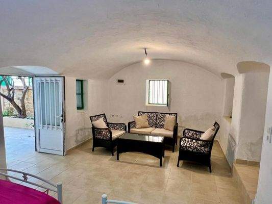 Kreta, Sitia: Steinstadthaus mit Terrasse zu verkaufen