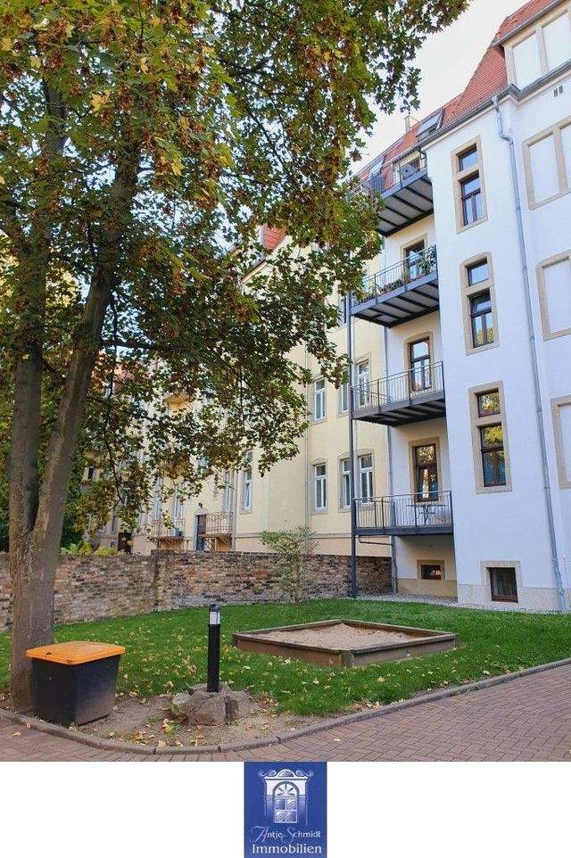 Individuelle Dachgeschosswohnung mit großem Balkon und herrlichem Blick! - Foto 4