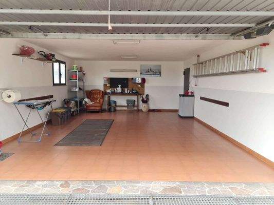 Haus in Udine mit schönem Garten und Garage