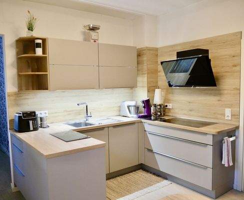 Neuwertige Einbauküche