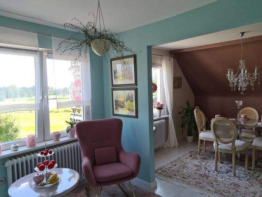 Küche mit Essbereich im DG