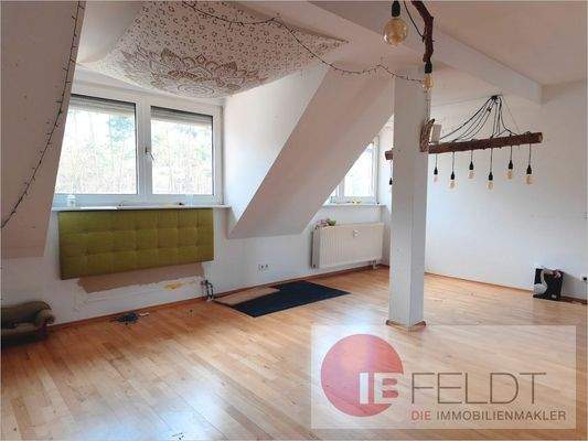 Blick in den Wohn- und Essbereich