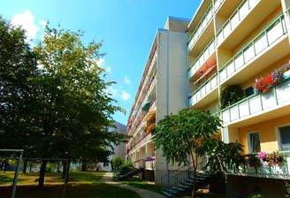 Ostring hofseitig mit sonnigen Balkonen